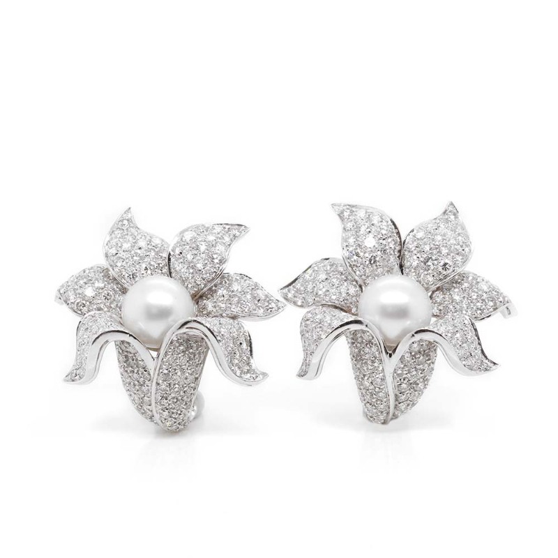 https://www.simonsjewelers.com/upload/product/8.44ctw Platinum Diamond and Pearl Flower Earrings