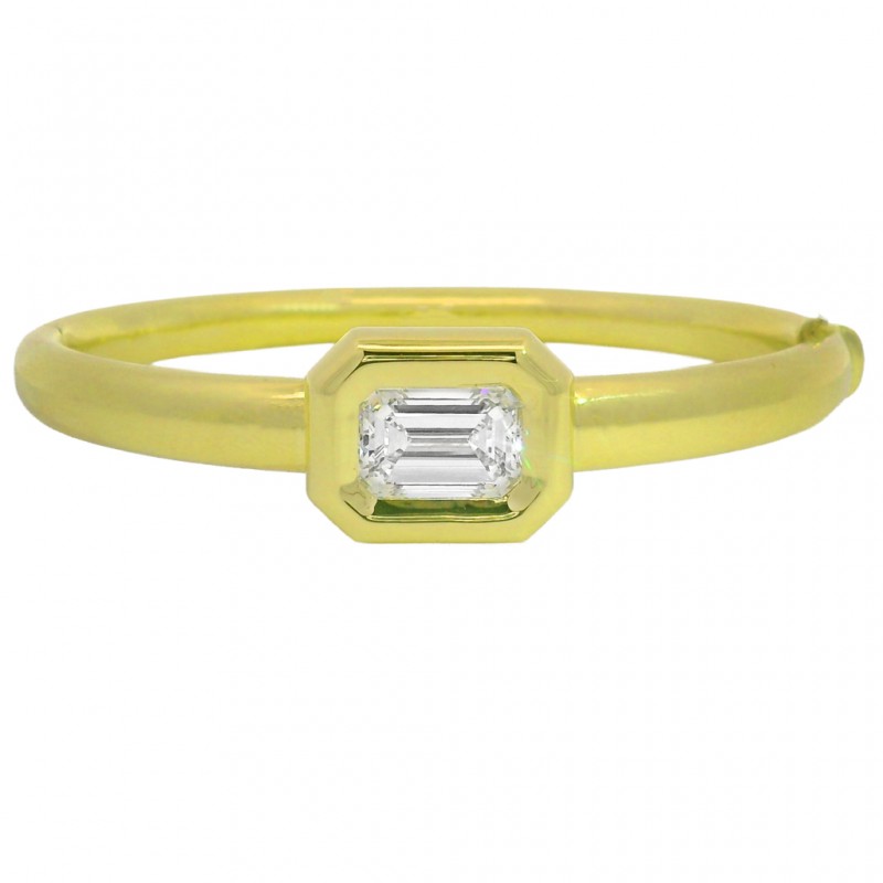 Rahaminov 18k Yellow Gold Bezel Set 4.03 Carat Emerald Cut Diamond Bangle