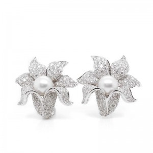 8.44ctw Platinum Diamond and Pearl Flower Earrings