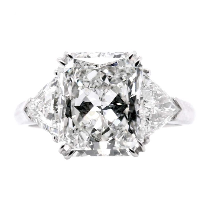 https://www.simonsjewelers.com/upload/product/Platinum 3-Stone Radiant Cut Diamond Engagement Ring with 4.42ct Center
