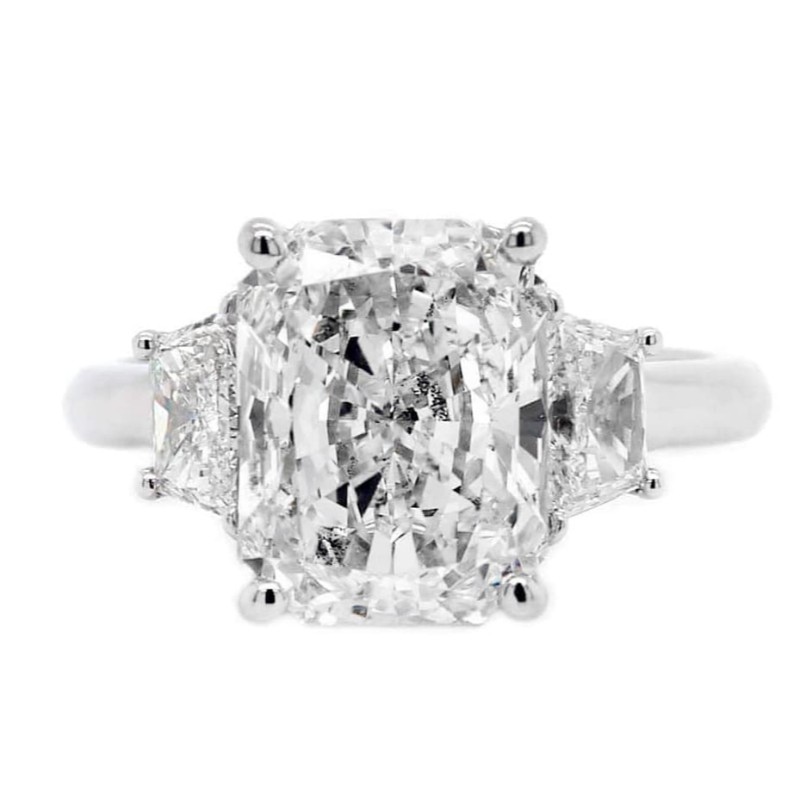 https://www.simonsjewelers.com/upload/product/Platinum 3-Stone Radiant Cut Diamond Engagement Ring with 5.01ct Center