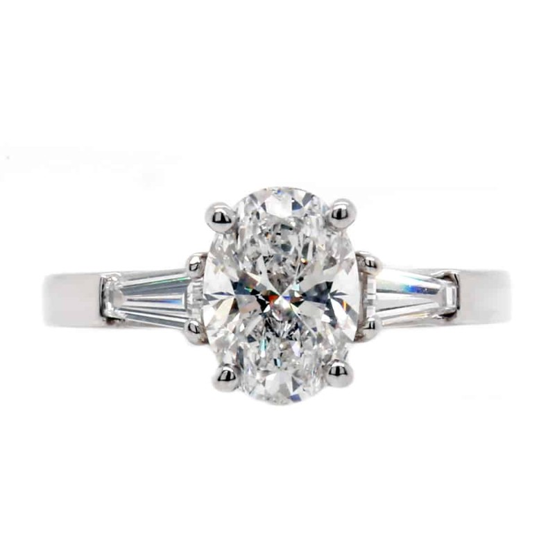 https://www.simonsjewelers.com/upload/product/Platinum 3-Stone Oval Cut Diamond Engagement Ring with 1.70ct Center
