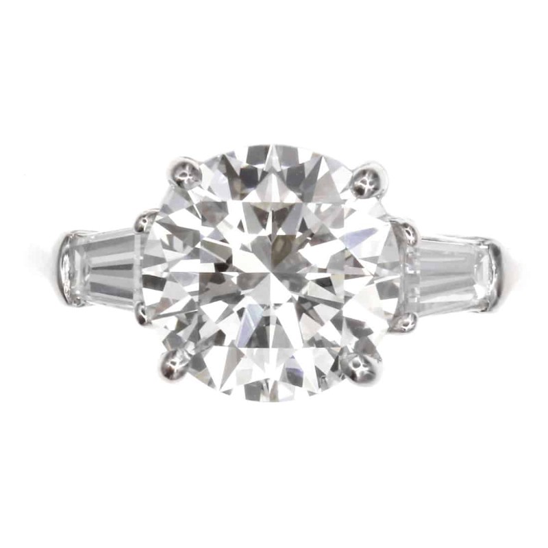 https://www.simonsjewelers.com/upload/product/Platinum 3-Stone Round Brilliant Diamond Engagement Ring with 3.04ct Center