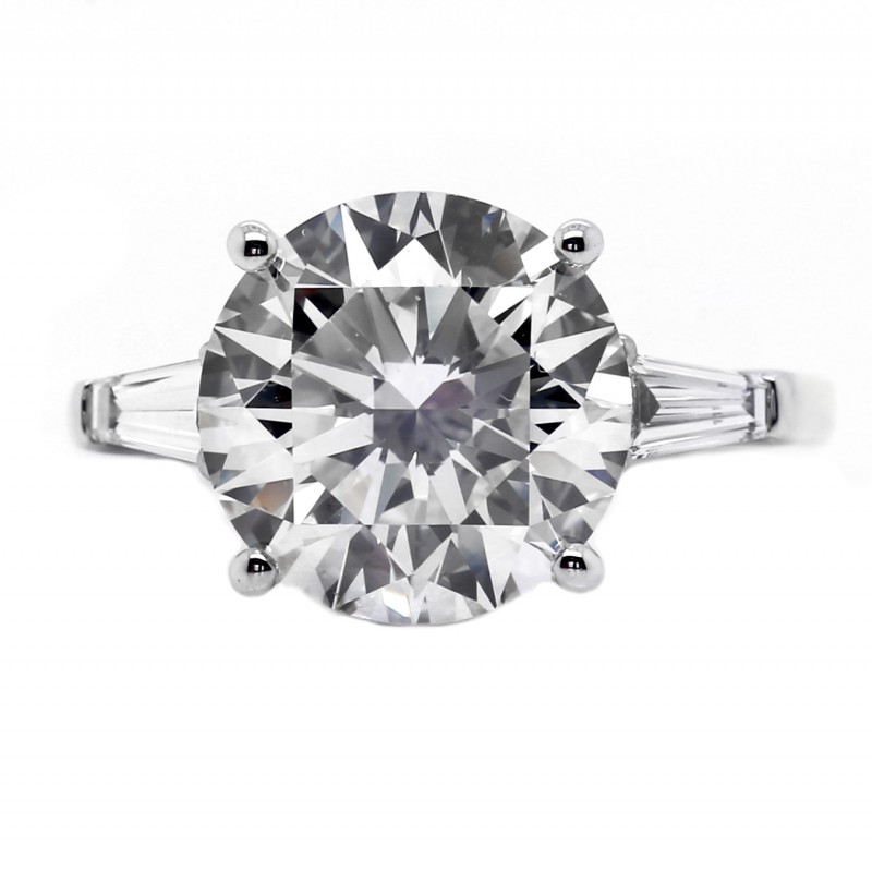 https://www.simonsjewelers.com/upload/product/Platinum 3-Stone Round Brilliant Cut Diamond Engagement Ring with 5.87ct Center